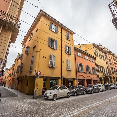 Ab Plus - Via Santo Stefano 74 Bologna Kültér fotó
